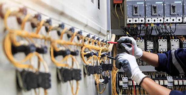 Professional Electrician technician working in Aetna Estates, CO